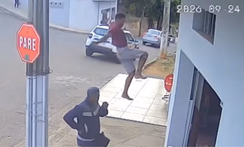 Foragido é flagrado saltando de sacada de prédio para fugir da polícia em MG; VEJA VÍDEO!