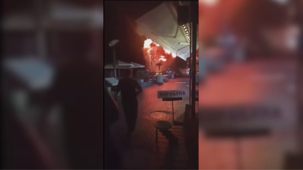 Drones explodem cafés à beira da praia; VEJA VÍDEO!