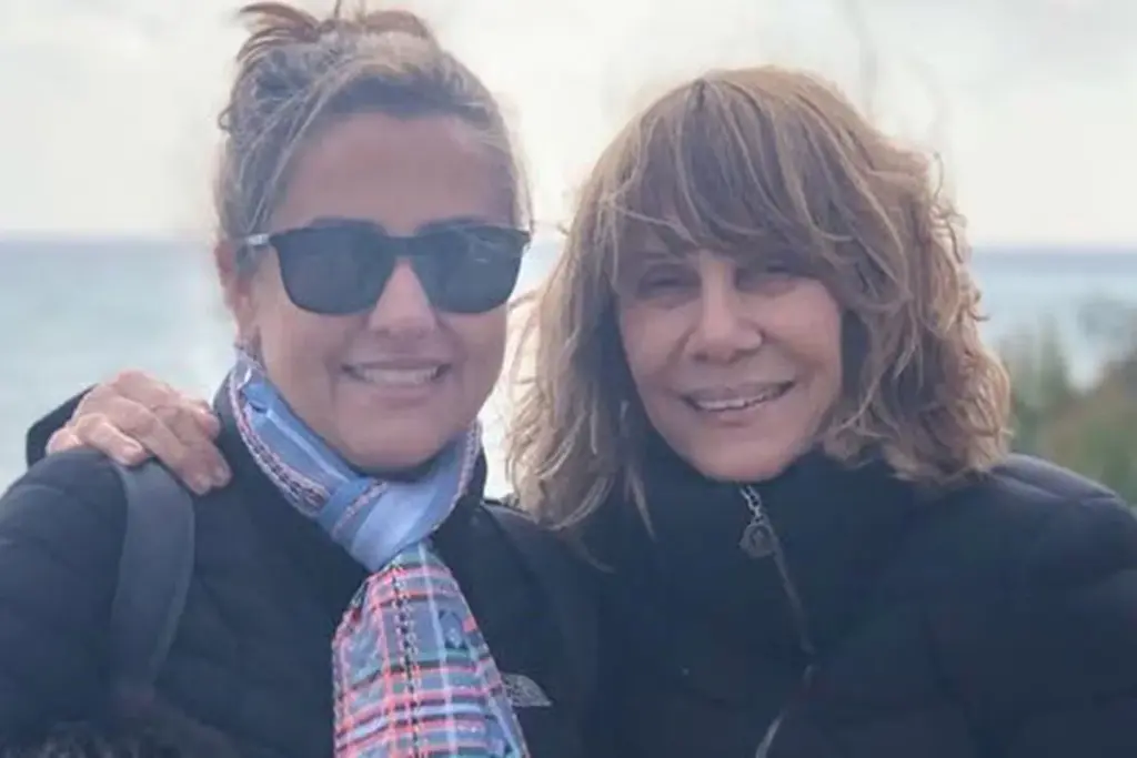 VÍDEO: Médica, filha de Renata Sorrah diverte com conselhos da mãe sobre gripe