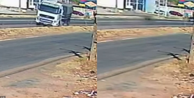 Mulher fica gravemente ferida após ser atropelada por carreta; VEJA VÍDEO!
