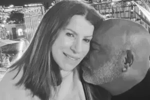 Viúva de Rick desabafa sobre luto após morte do cantor: “Mudou quem eu sou”