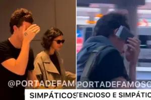 Bruna Marquezine e Shawn Mendes ignoram fãs e fotógrafos em aeroporto; veja vídeo