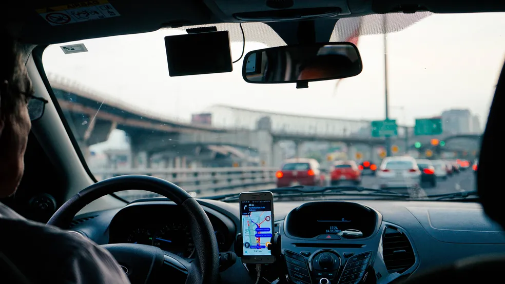 Uber libera vídeo ao vivo para pais em viagens de filhos adolescentes; veja como vai funcionar