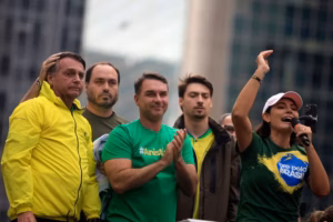 Saiba quem da família Bolsonaro foi eleito nas eleições de 2026
