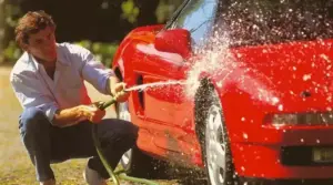 Carro usado por Ayrton Senna vai a leilão; veja valor que pode chegar!