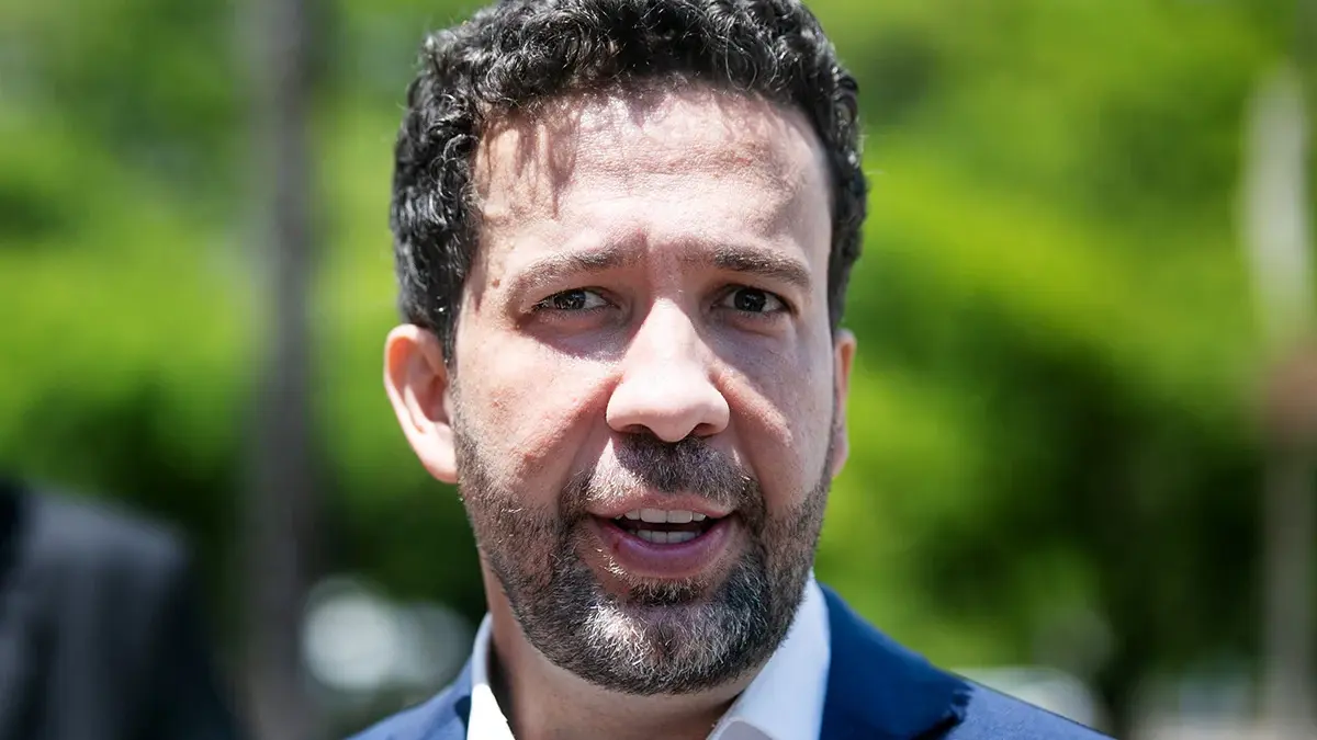 Janones afirma ter recusado proposta milionária para ensinar estratégias de redes sociais