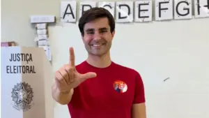 ‘Capotou três vezes’: Sobrinho de Dilma, Pedro Rousseff relata acidente