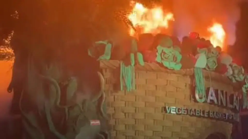 Incêndio interrompe festival nas Filipinas e provoca correria entre participantes; veja