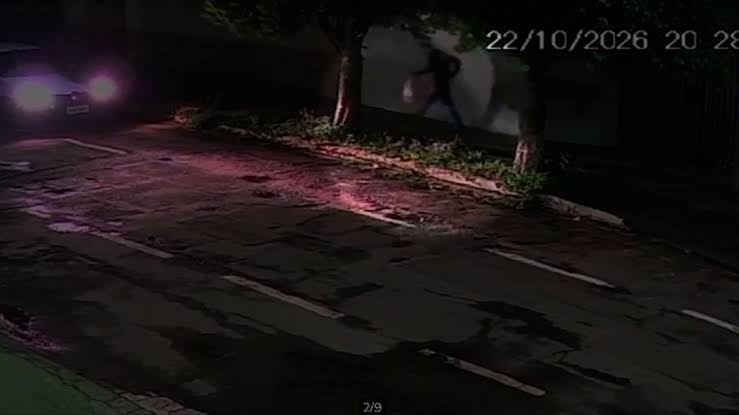 Ladrões invadem casa, ‘fazem o limpa’ e levam R$ 17 mil em eletrônicos; VEJA VÍDEO!