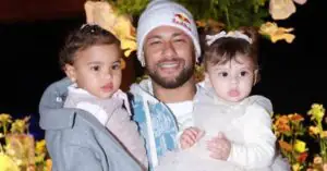 Neymar leva Mavie e Helena ao segundo show do BTS em São Paulo