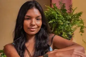 Mell Muzzillo denuncia mensagens racistas e sexuais à polícia