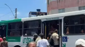 Justiça manda restabelecer frota de ônibus em Salvador e impõe multa de R$ 1 milhão por hora