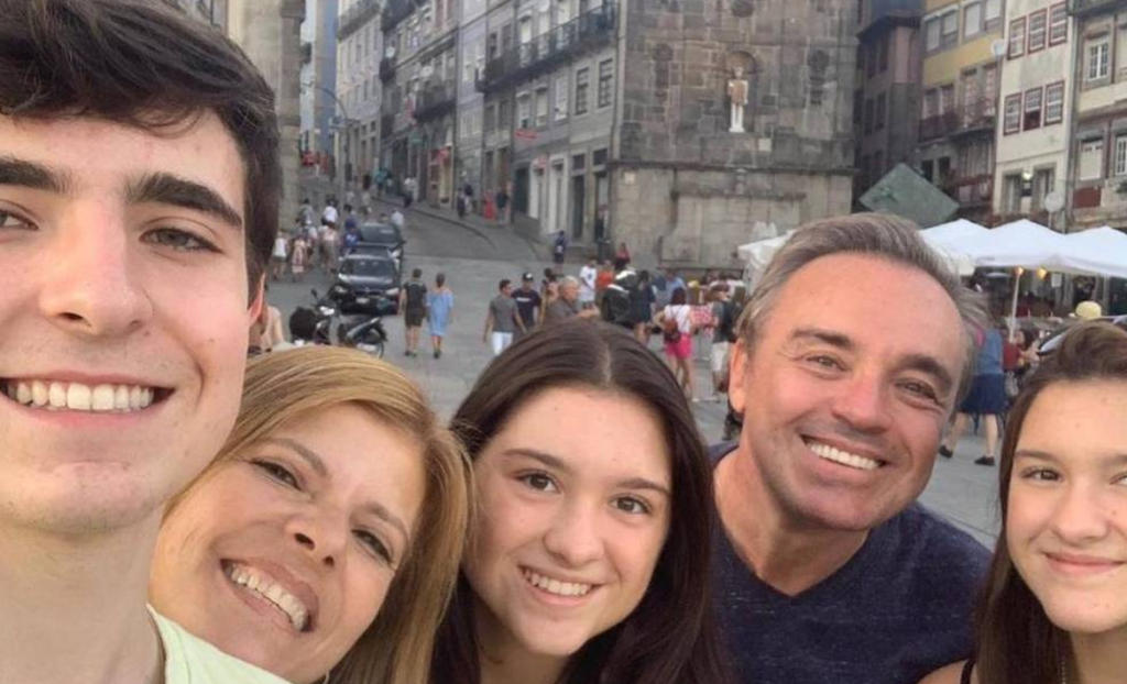 Gugu Liberato e família (Foto Reprodução Redes Sociais)