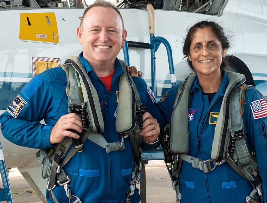 Astronautas Presos Espaço (5)