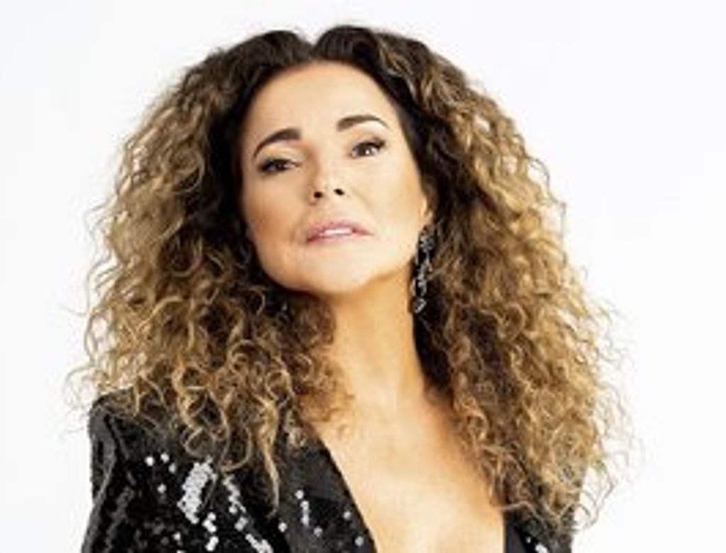 Daniela Mercury Revista Caras 1 Oruosjo Widemd(1)