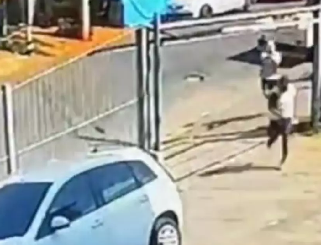 Homem é executado em pátio de delegacia (Foto Reprodução Redes Sociais)