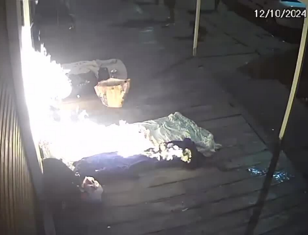 Fogo Em Moradores De Rua (foto Reprodução Redes Sociais) 1