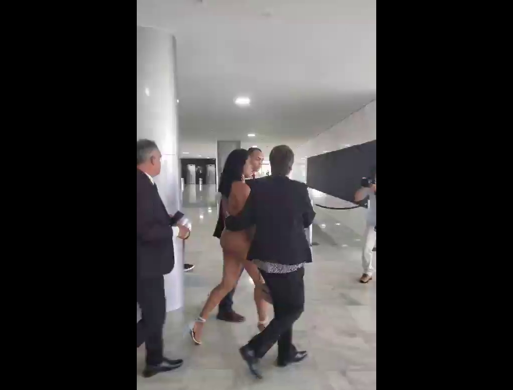 Mulher No Planalto (foto Reprodução Redes Sociais) 3