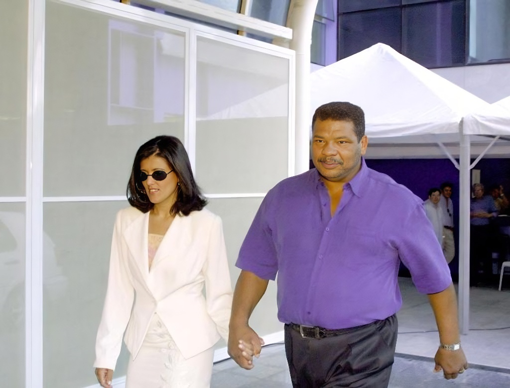 Adilson Rodrigues Maguila E Sua Esposa Irani Em 2001 1592324474542 V2 750x1(1)(1)