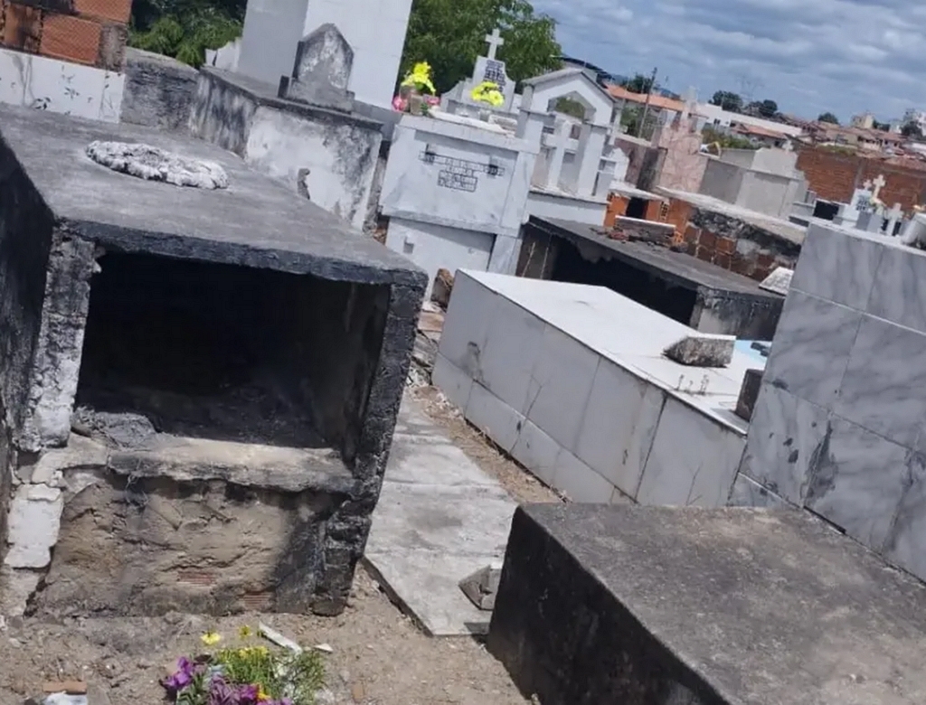 Cemitério Tem Túmulos Violados (foto Reprodução Redes Sociais) 2