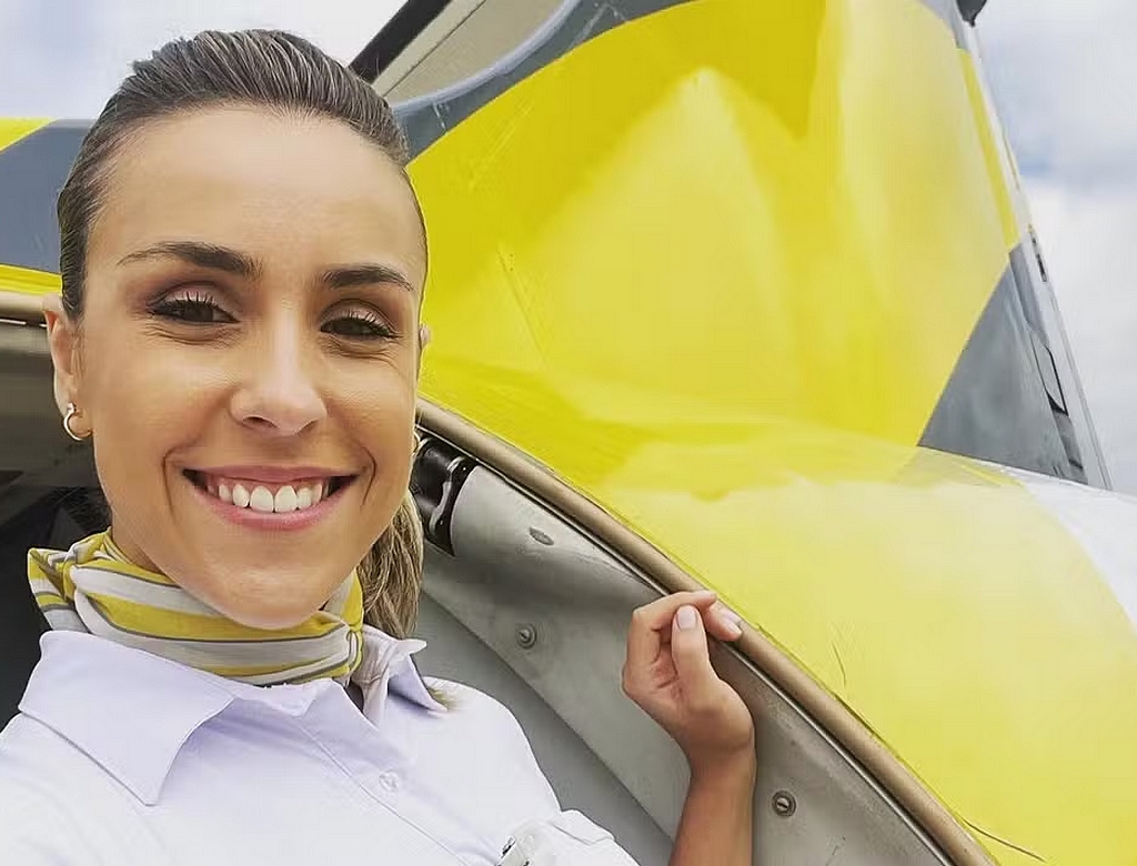 Debora Soper Avila, Comissária De Bordo De Avião Da Voepass (foto Reprodução Redes Sociais)