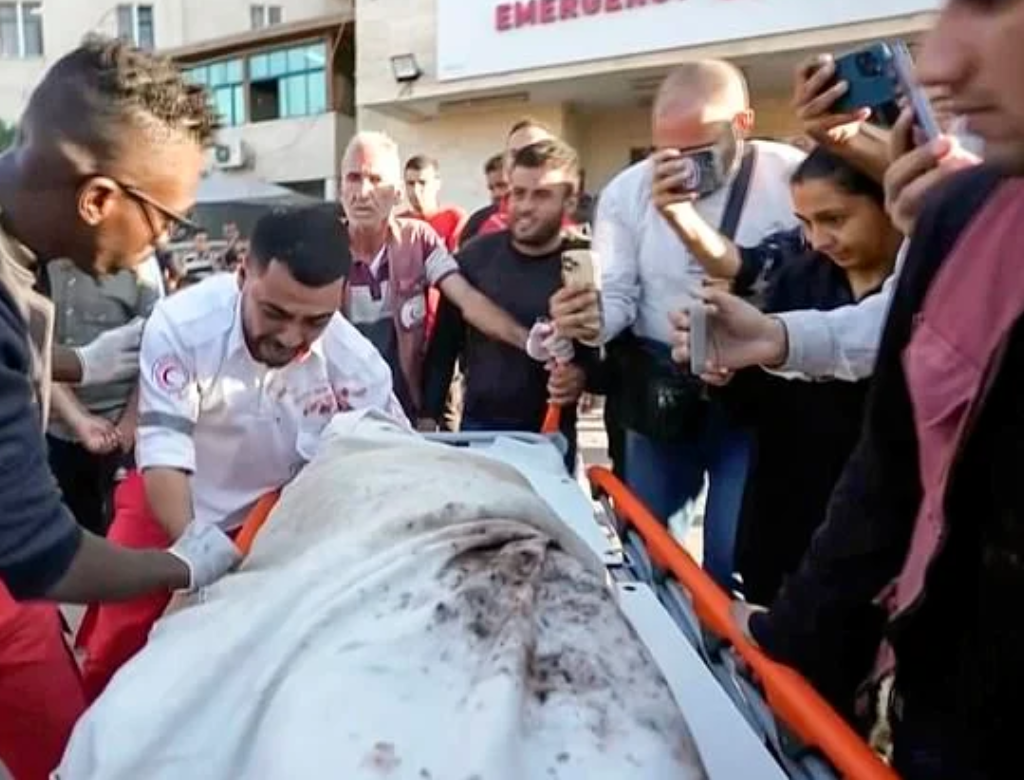 Paramédico descobre que transportava o corpo da mãe (Foto Reprodução Redes Sociais)