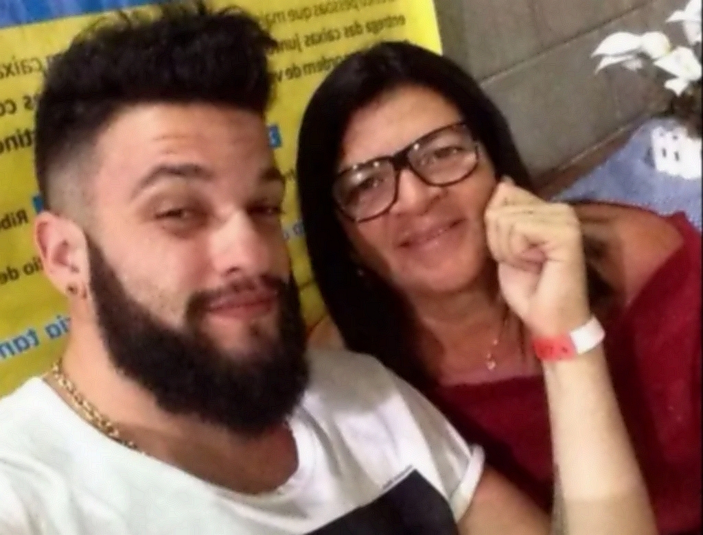 Dj E Mãe (foto Reprodução Redes Sociais)
