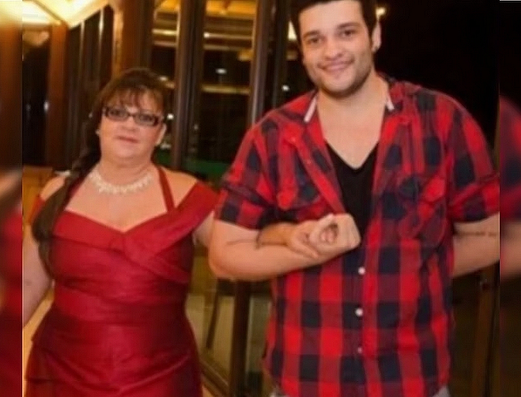 Mãe E Filho (foto Reprodução Redes Sociais)
