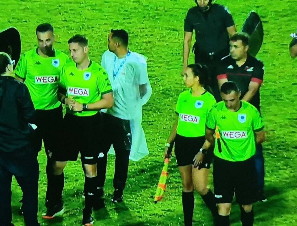 Jogadoras do Grêmio deixam o gramado após injúria racial de atleta do River Plate (Foto Reprodução Redes Sociais)