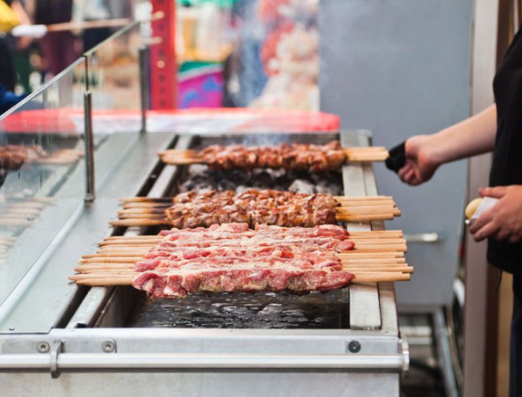 Homens vendiam cocaína em barraca de churrasquinho (Foto Reprodução Redes Sociais)