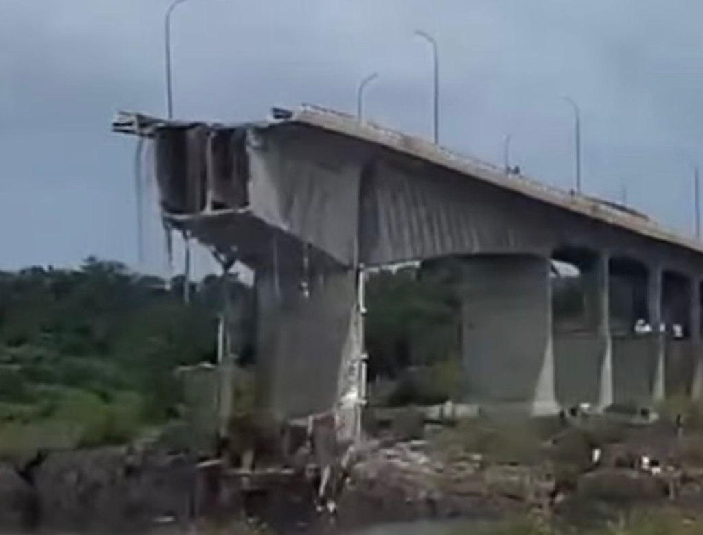 Ponte que liga o estado do Tocantins ao Maranhão desaba (Foto Reprodução Redes Sociais)