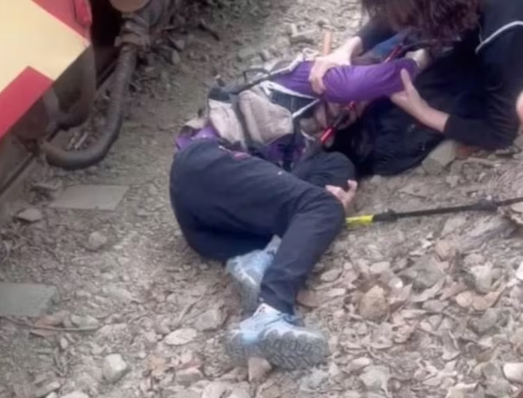 Mulher é atropelada por trem ao tirar selfie (Foto Reprodução Redes Sociais)