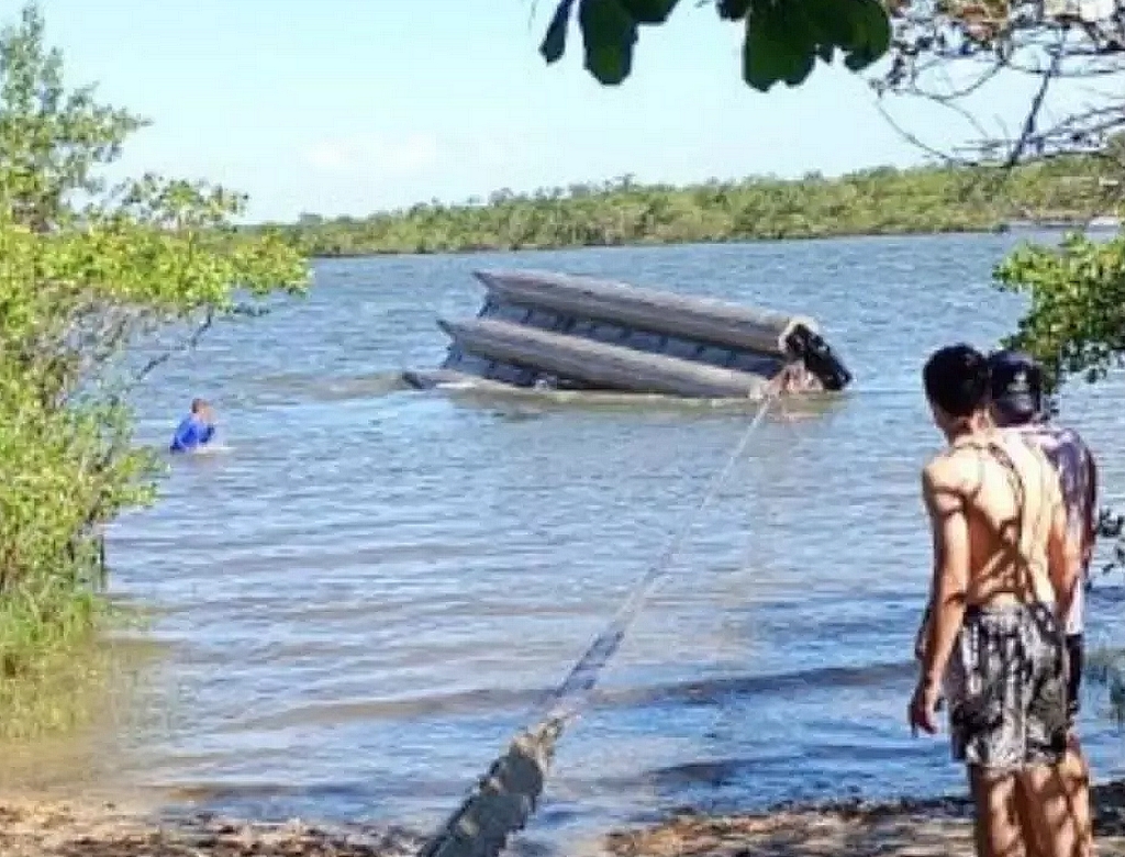 Embarcação (foto Reprodução Redes Sociais)