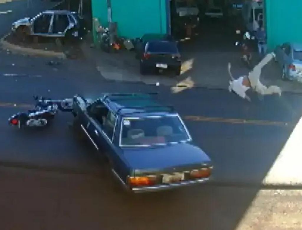 Motociclista Voa E Escapa Ileso De Acidente No Parana(2)