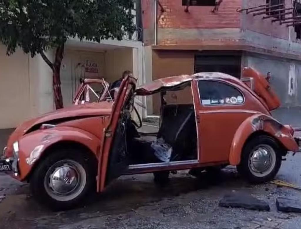Chuva Em Sp Destrói Coleção De Fuscas (foto Reprodução Redes Sociais)