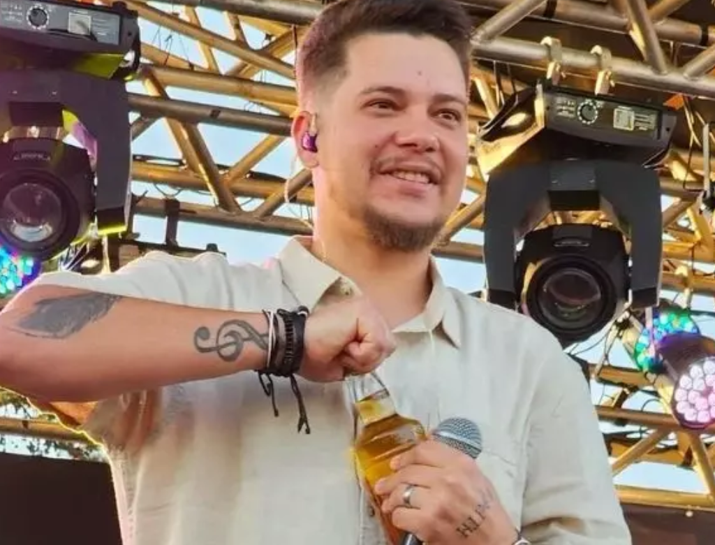 Cantor sertanejo fica com rosto desfigurado após ser agredido (Foto Reprodução Redes Sociais)