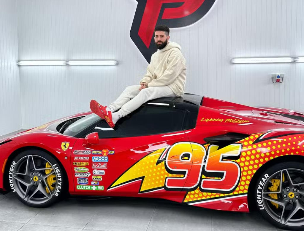 Influenciador é banido da Ferrari (Foto Reprodução Redes Sociais)
