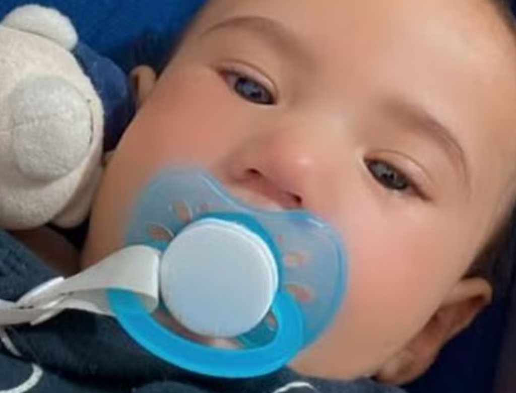 Mãe E Padastro São Presos Acusados De Espancar Bebê (foto Reprodução Redes Sociais)