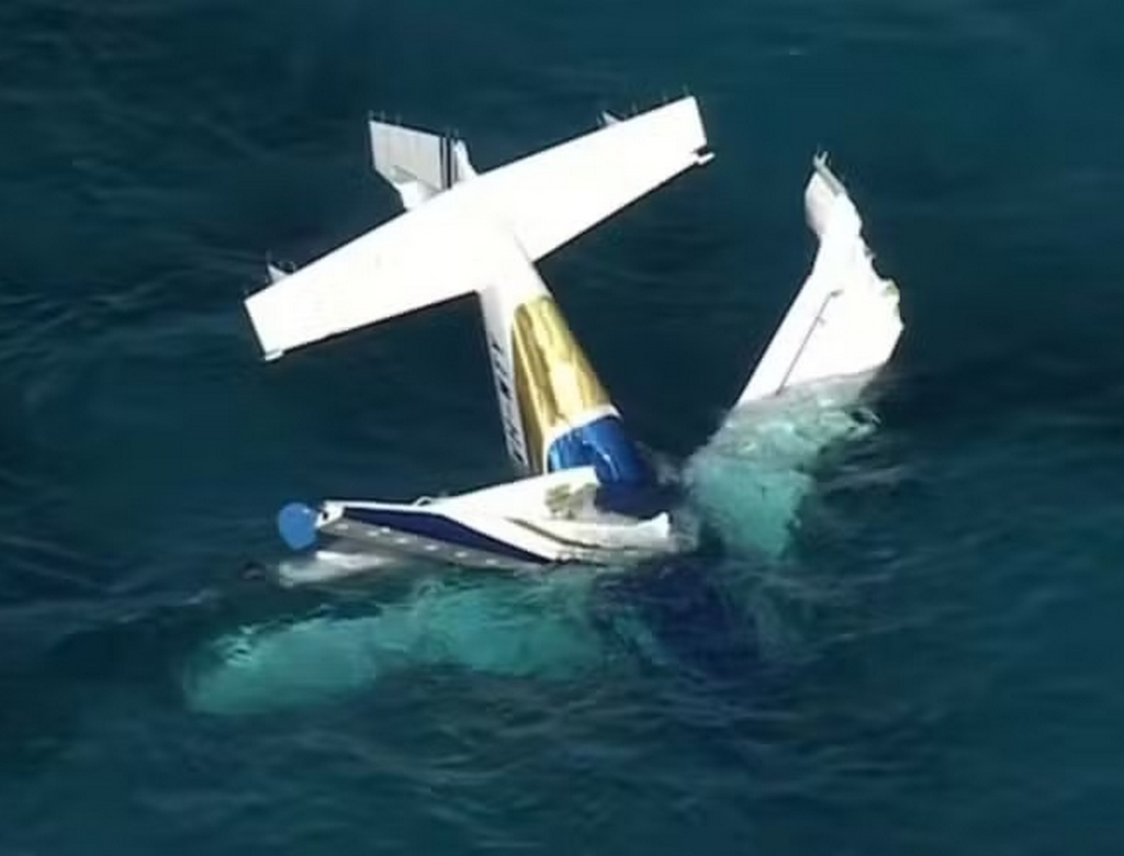 Queda De Hidroavião (foto Reprodução Redes Sociais)
