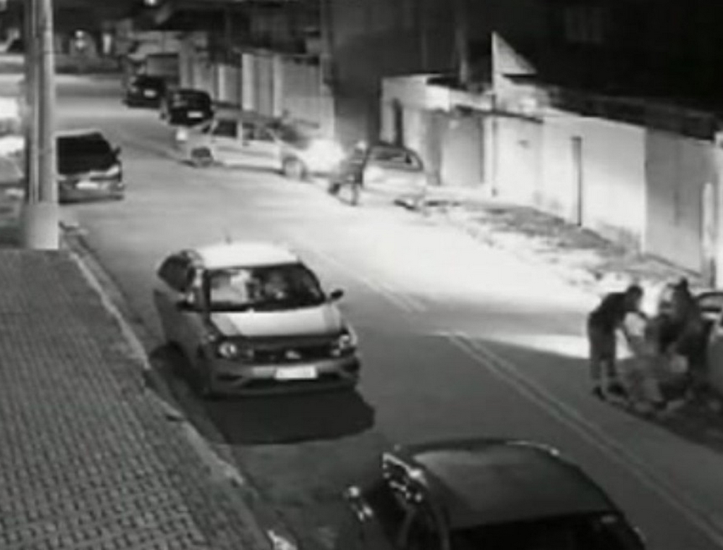 Carro (foto Reprodução Redes Sociais)