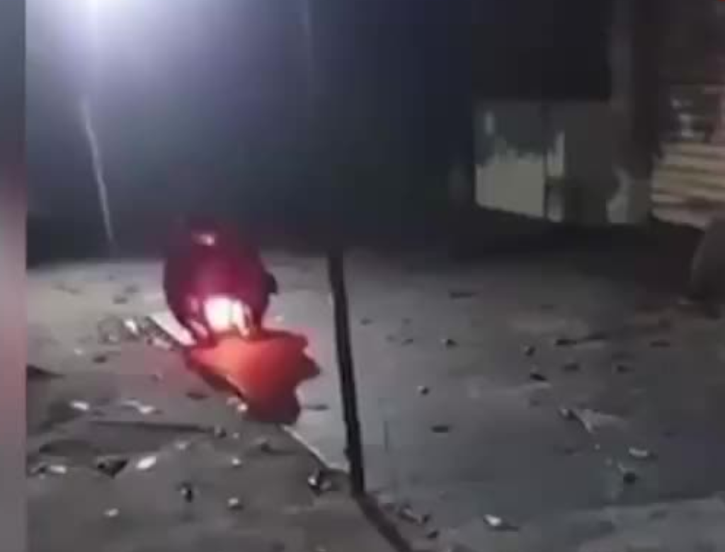 Adolescente ataca morador de rua com coquetéis molotov (Foto Reprodução Redes Sociais)