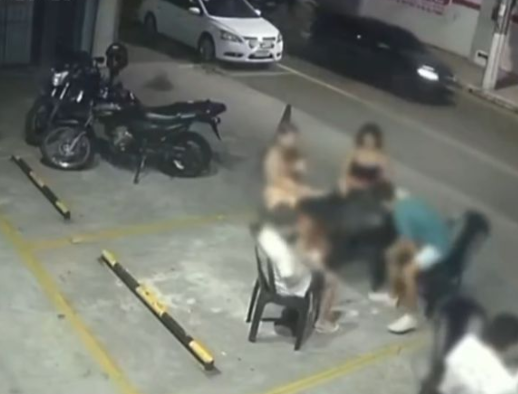 Homem Joga Criança Na Lixeira Após Desentendimento (foto Reprodução Redes Sociais)