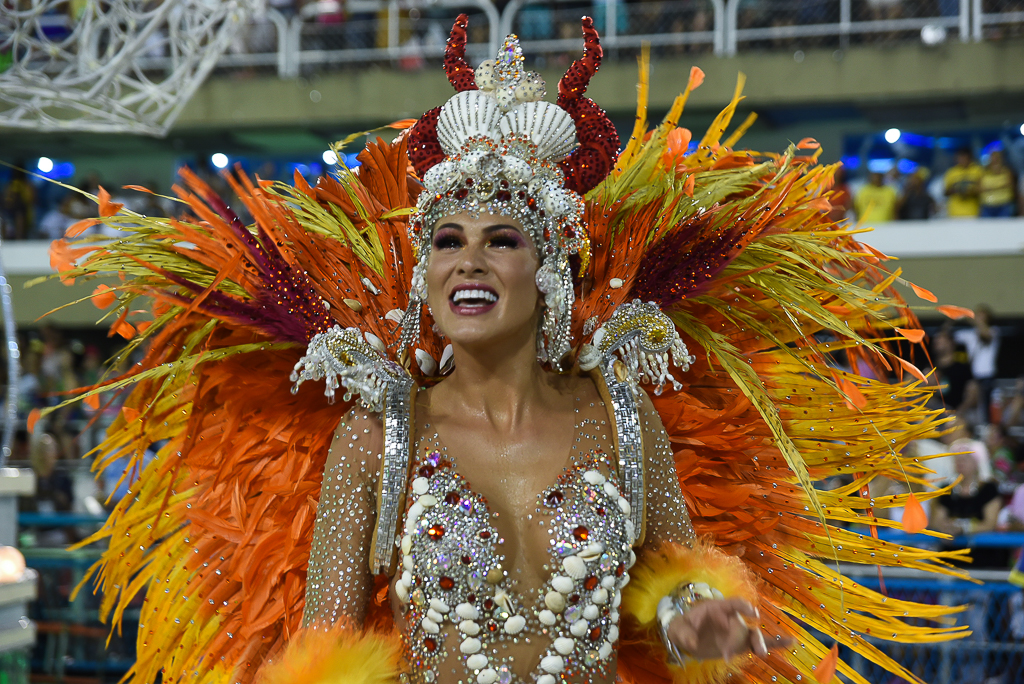 Tuiti Juliana Dias 5690