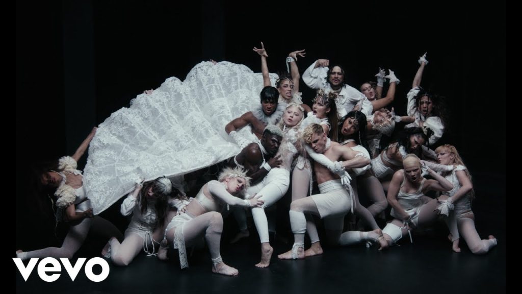 Miniatura Do Vídeo: Lady Gaga Abracadabra (official Music Video)