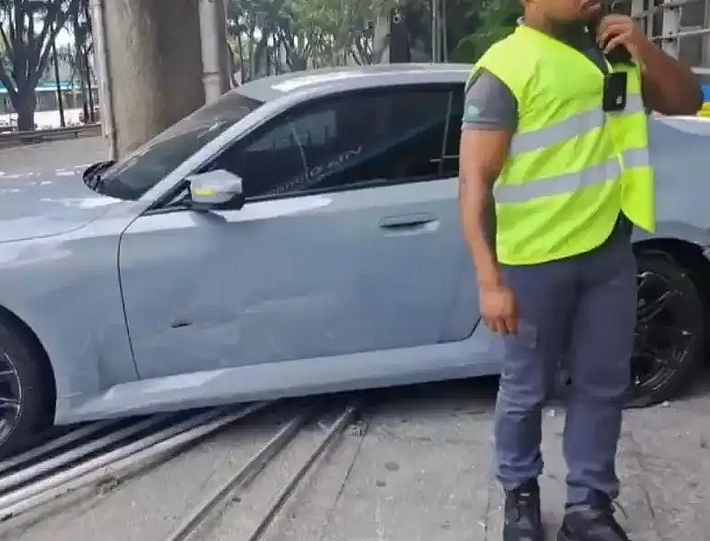 Carro (foto Reprodução Redes Sociais) 3