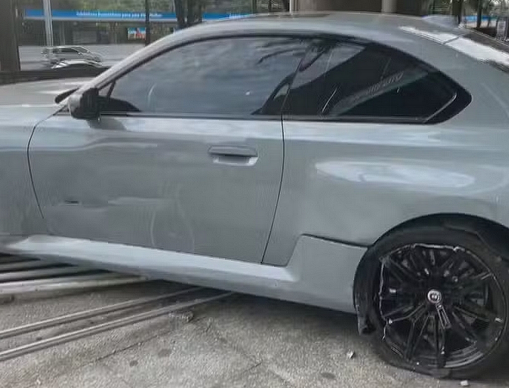 Carro (foto Reprodução Redes Sociais)
