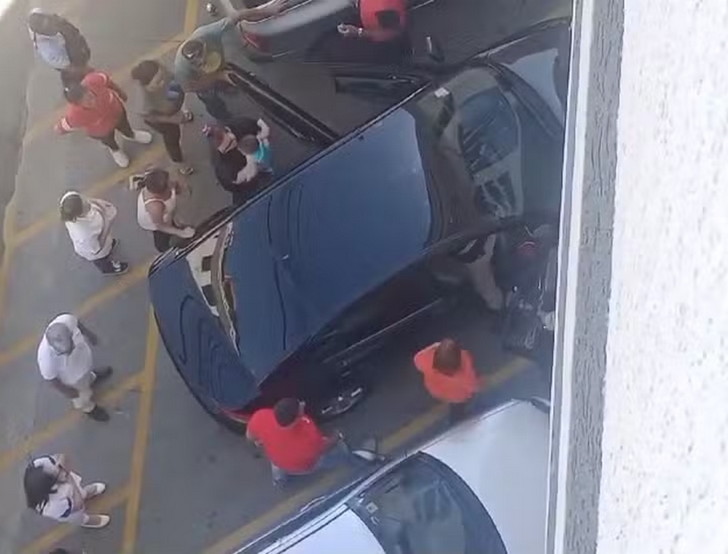 Carro (foto Reprodução Redes Sociais)