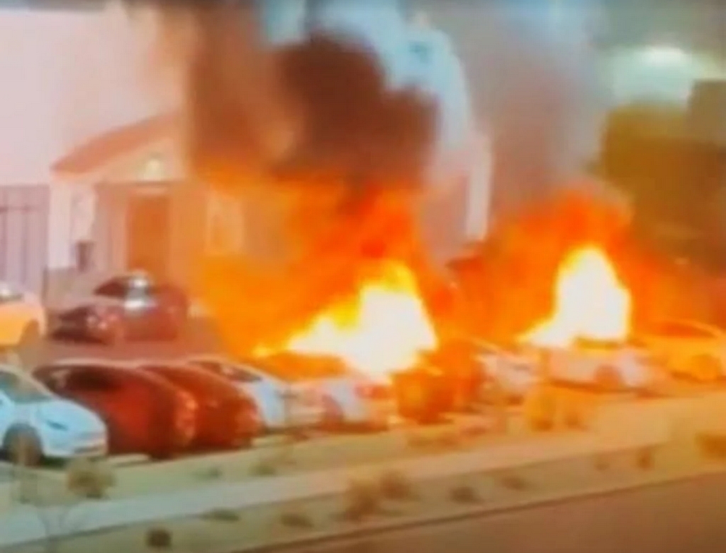 Carros (foto Reprodução Redes Sociais) 1