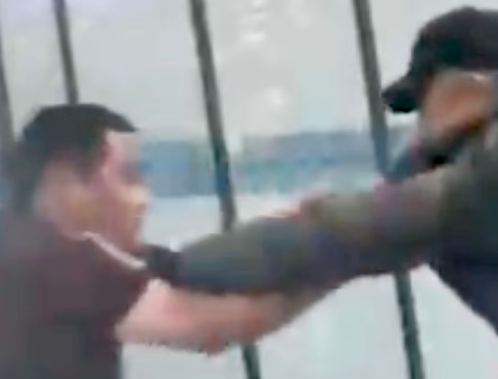 Ex-lutador se oferece como refém para salvar funcionária de aeroporto (Foto Reprodução Redes Sociais)