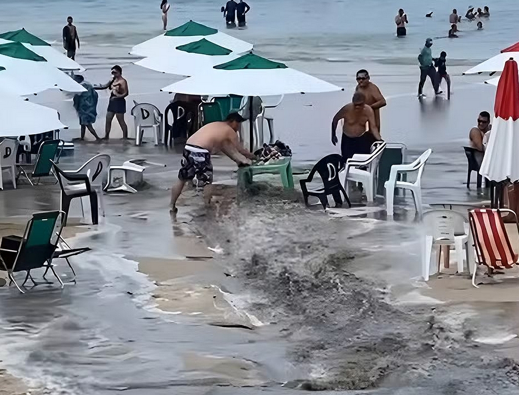 Esgoto (foto Reprodução Redes Sociais)